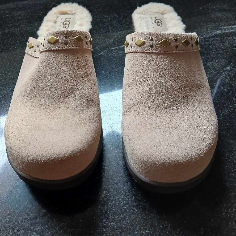UGG Fiona Chino Women's Tan Suede Clogs Size 9